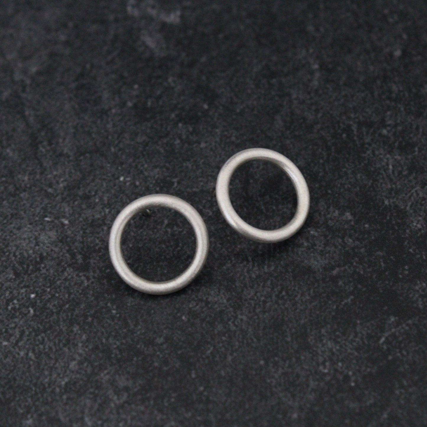 Everyday: Lunar Round Earrings (Small - Textured)