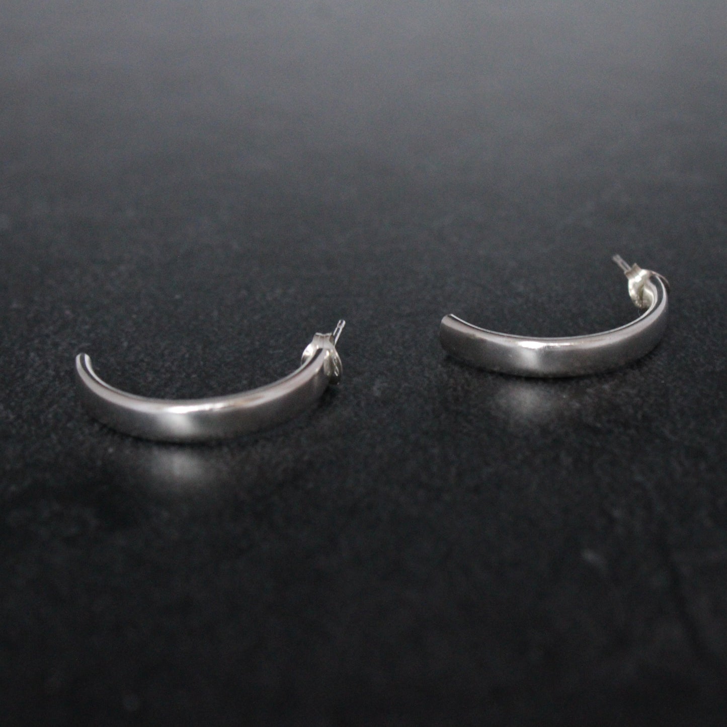 Everyday: Serpentine Half Hoop Earrings